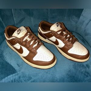 Nike Men's Chocolate Brown and Cream Sneakers